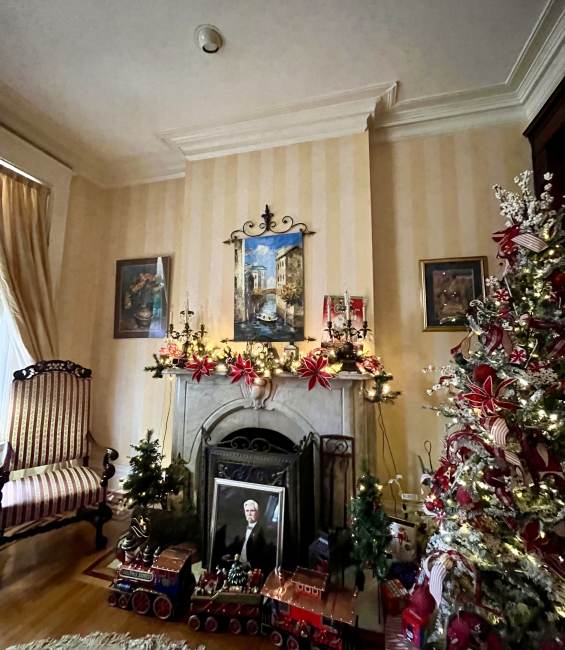 Enjoy Victorian-Era Holiday Spirit In Old Louisville Enjoy Victorian-Era Holiday Spirit In Old Louisville